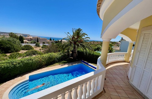 Praia da Luz Villa | LUZ, LAGOS, OCEAN VIEW, Free pool heating, BBQ AIR-CON, WiFi landscaped garden