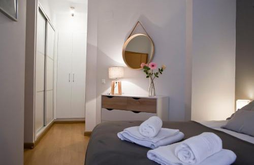 San Vicente Apartment | Luz y Tranquilidad en el Casco Histórico - Parking Gratis
