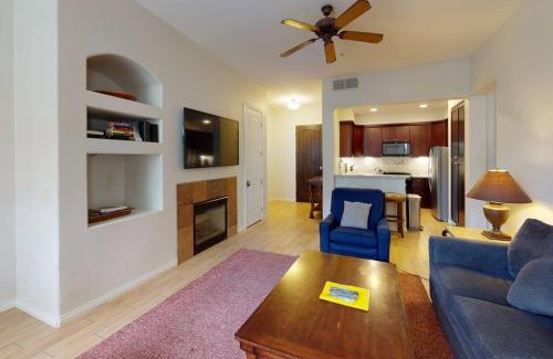 La Quinta Apartment | LV101 Downstairs 1 Bedroom Legacy Villas Retreat