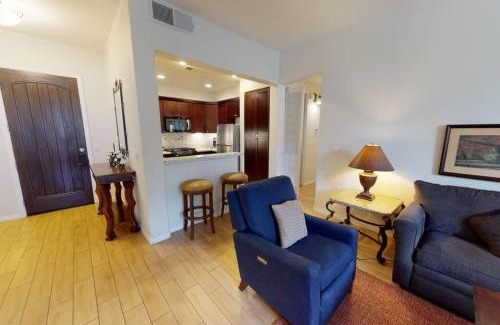 La Quinta Apartment | LV101 Downstairs 1 Bedroom Legacy Villas Retreat