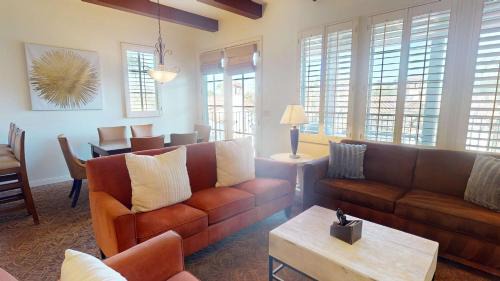 La Quinta Apartment | LV222 Spacious Upstairs 2BR Lock-Off in Legacy Villas