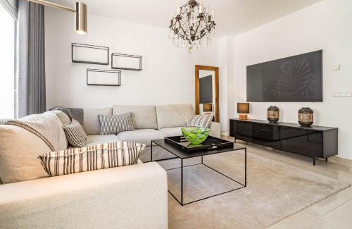 San Pedro de Alcantara House | LVB - Casa Linda vista by roomservices