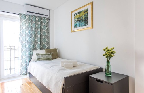 Santo Amaro Apartment | Lx Factory Design Blueberry & Free Street Parking