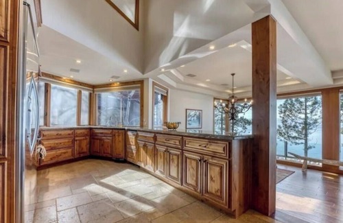 Lakeridge House | Lx14 Tahoe lakefront estate with amazing view