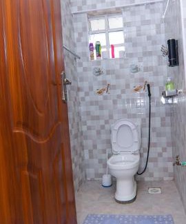Naivasha Hotel | Lyfra house