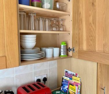 Holyoke Apartment | Lymington-Town, Forest, Coast room 1
