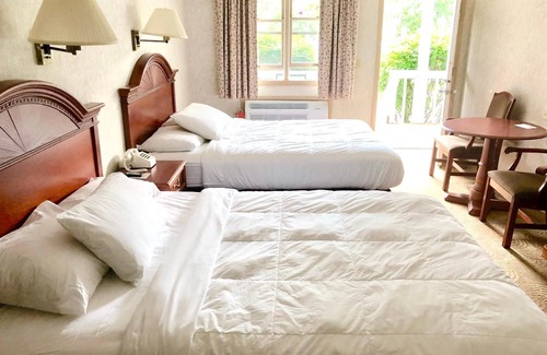 Lake George Hotel | Lyn Aire Motel