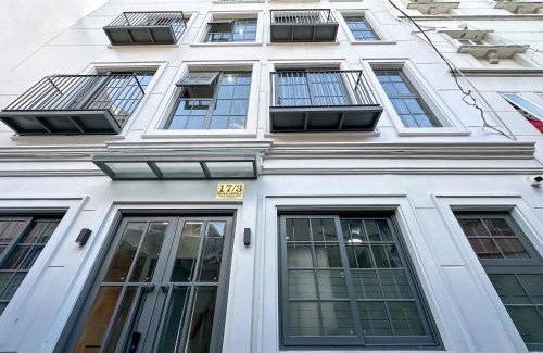 Bach Dang Riverside Apartment | Lyn house