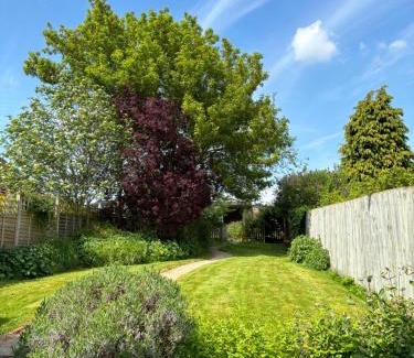 Stroud House | Lyndale House - Exclusive use, self catering, fpventures Stroud