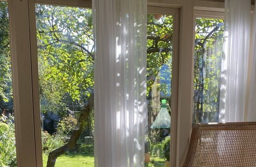 Huyton House | Lyndhust - Victorian villa with heated swimming pool