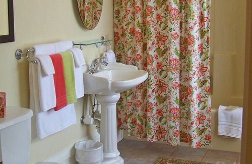 Northside District Bed & Breakfast | Lyndon House B&B