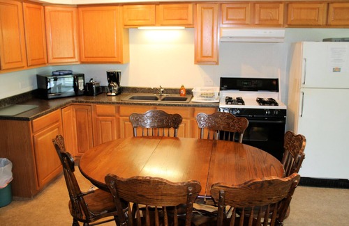 Almo Cabin | Lynnhurst Family Resort