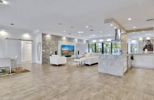 East Fort Lauderdale House | Lynora's Luxe Estate Modern Design