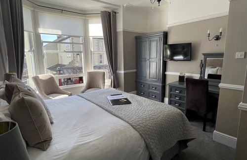 Llandudno Bed & Breakfast | Lynton House