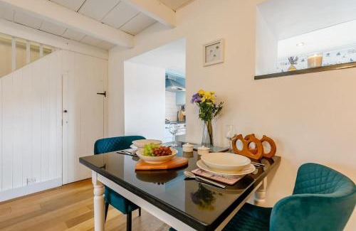 Marazion House | Lynwood Cottage