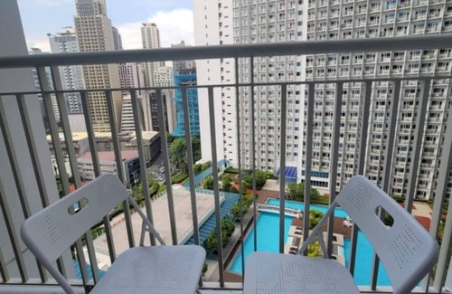Valenzuela Condo | Lynzstaycation Makati