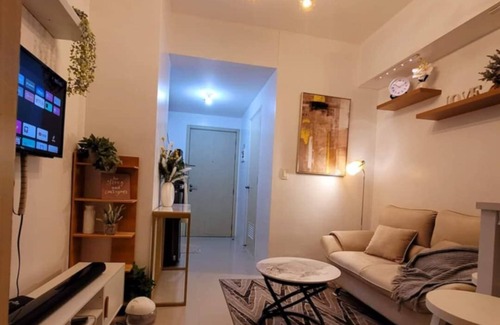 Valenzuela Condo | Lynzstaycation Makati