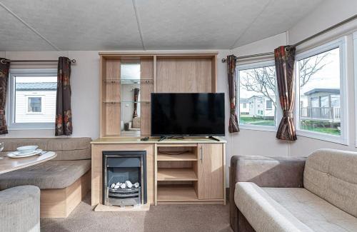 Maryport Resort | Lyons Manor House