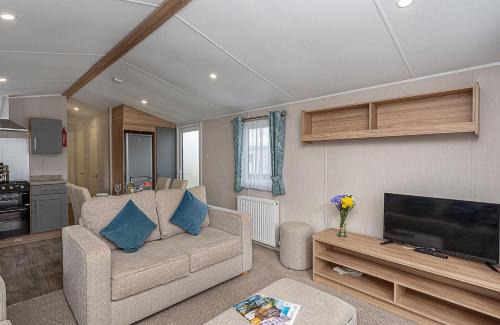 Maryport Resort | Lyons Manor House