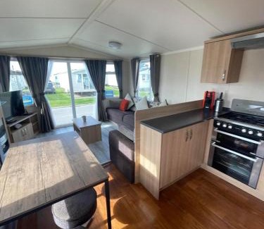 Rhyl Resort | Lyons robin hood caravan 43SW
