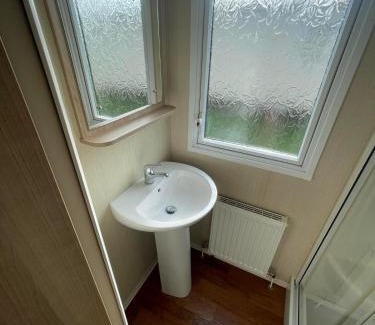 Rhyl Resort | Lyons robin hood caravan 43SW