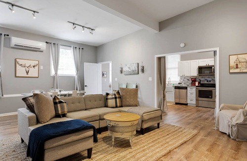 Kedron House | Lyric Guesthouse at GratiDude Ranch - Creekside in Leiper's Fork