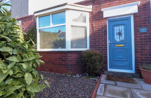 Lytham St. Anne's Cottage | LYTHAM HOUSE, pet friendly, with a garden in Lytham St. Annes