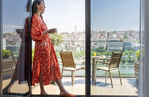 Sakarya Hotel | Mövenpick Hotel Istanbul Golden Horn
