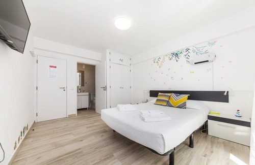 Lagos Apartment | M - Bedroom 2 at Martin & Tomas Guesthouse