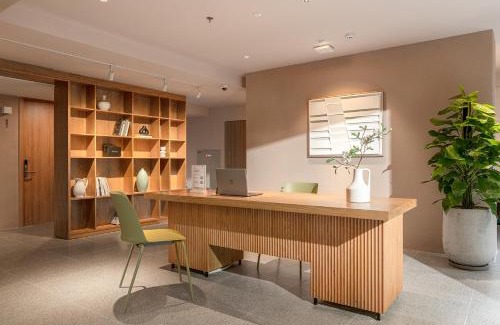 Phu Nhuan Hotel | M Village Living Hoàng Văn Thụ