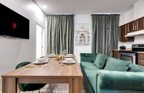 Milton Park Apartment | M11 | Boulevard Suites:Cozy 2-BR in DT Montreal 2C