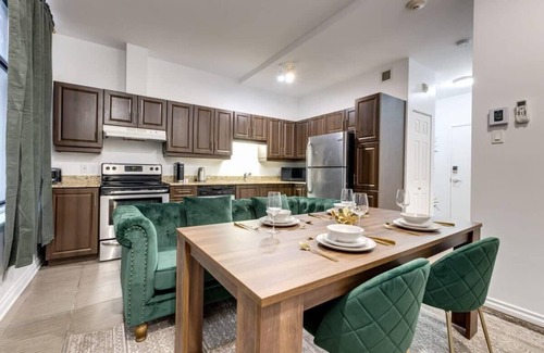 Milton Park Apartment | M11 | Boulevard Suites:Cozy 2-BR in DT Montreal 2C