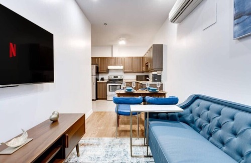 Milton Park Apartment | M11 | Boulevard Suites: Large 3-BR DT Montreal 2F