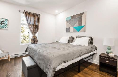 Mile End Apartment | M11 Luxury 1BR Sofa Bed in the heart of PlateauMile-End