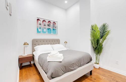 Milton Park Apartment | M11 Stylish & Modern 3BR downtown MTL