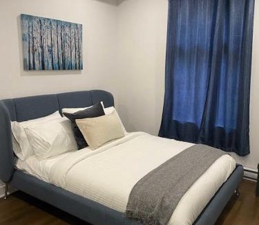 Mile End Apartment | M11 Upscale Comfy Studio wAC in Perfect Location