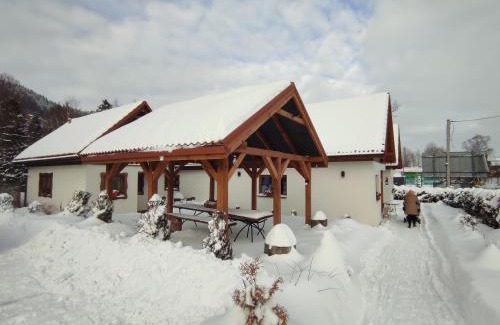 Szczyrk Ski Chalet | Mała Osada domki z jacuzzi przy gondoli