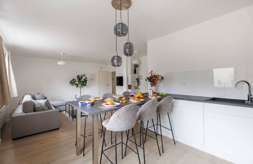 Wijk van de Squares Apartment | MA - Conseil VI - Two Bedroom Apartment, Sleeps 6