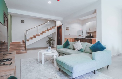 King Abdul Aziz Road Apartment | Mabaat - White Pearl Al Basatin - 600