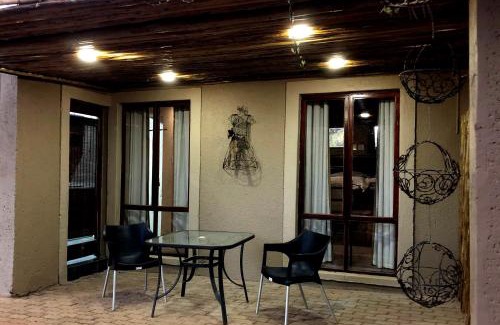 Bela-Bela Cabin | Mabalingwe Elephant Lodge