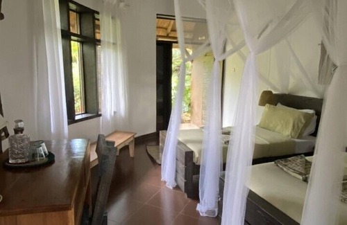 Buwama Cabin | Mabamba Lodge