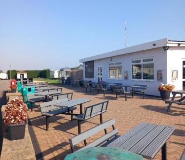 Mablethorpe and Sutton Ski Chalet | Mablethorpe towervans A20
