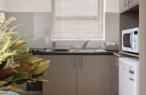 Saint Kilda South Apartment | MAC St Kilda by Melbourne Apartment Collection