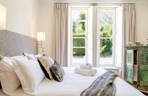 Franschhoek Bed & Breakfast | Macaron Boutique Guest House