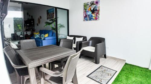 Proyecto Valle Escondido House | Macaw House with private pool in Arenas Herradura