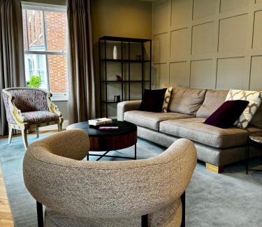 City Centre Apartment | Macbeths Corner High end luxury apartment in centre with parking