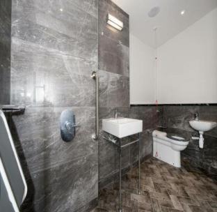 Birmingham City Centre Hotel | Macdonald Burlington Hotel