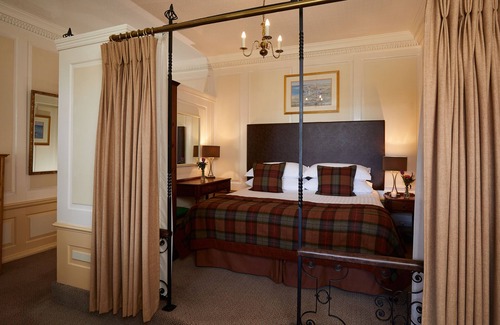 New Forest District Hotel | Macdonald Elmers Court Resort