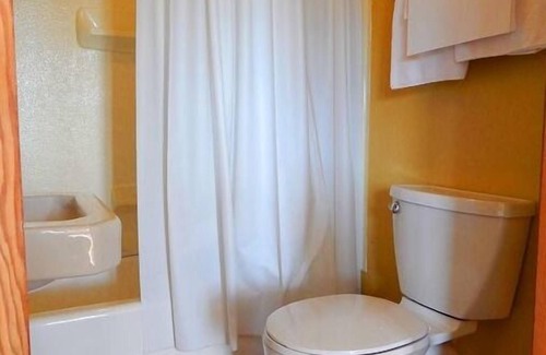 Algoma District Hotel | MacIver's Motel & Campground