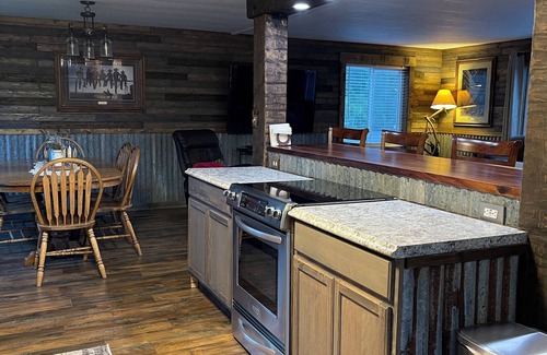 Mackay Cabin | Mackay Bunkhouse - Beautiful home with large deck right on the Big Lost River